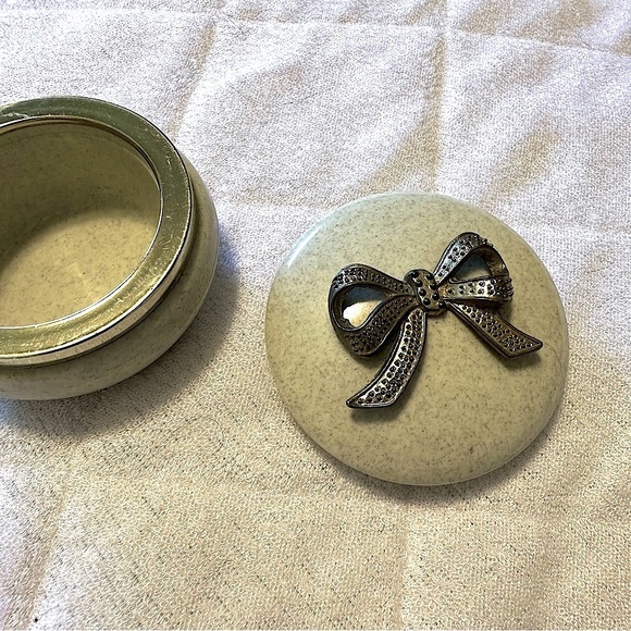 Vintage Trinket Box with Bow Ribbon Accent 🎀 - Picture 8 of 11